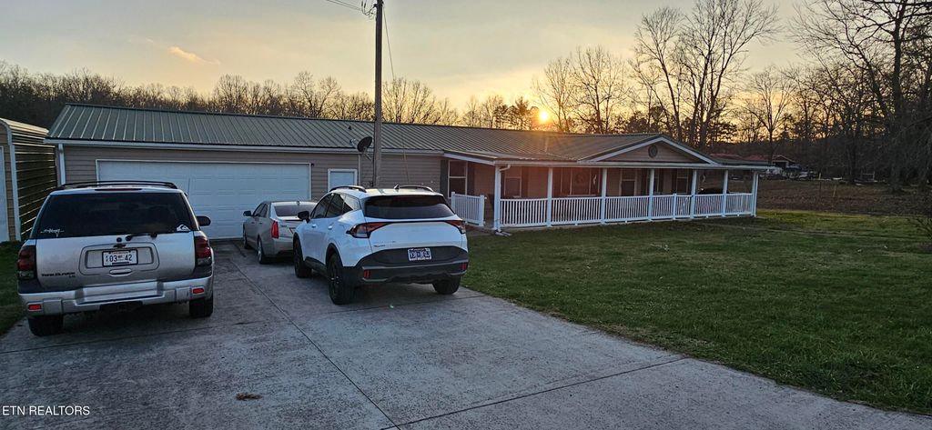 Photo of 1679 Kingtown Road Rd, Winfield, TN 37892 (MLS # 1323790)