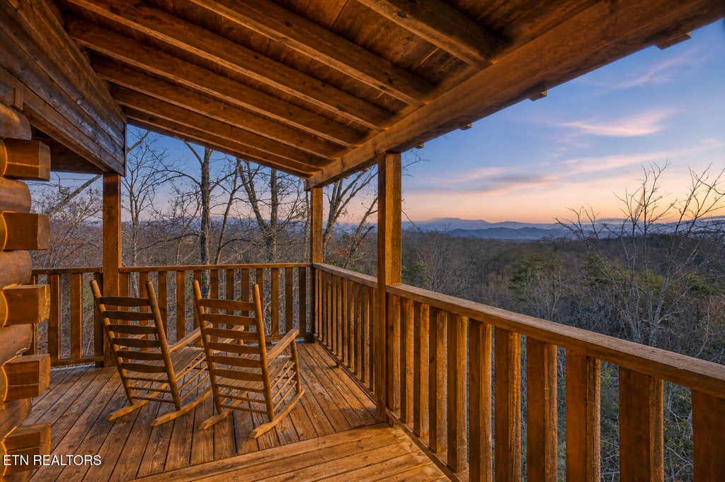 Photo of 2022 Oakmont Drive, Sevierville, TN 37876 (MLS # 1352921)