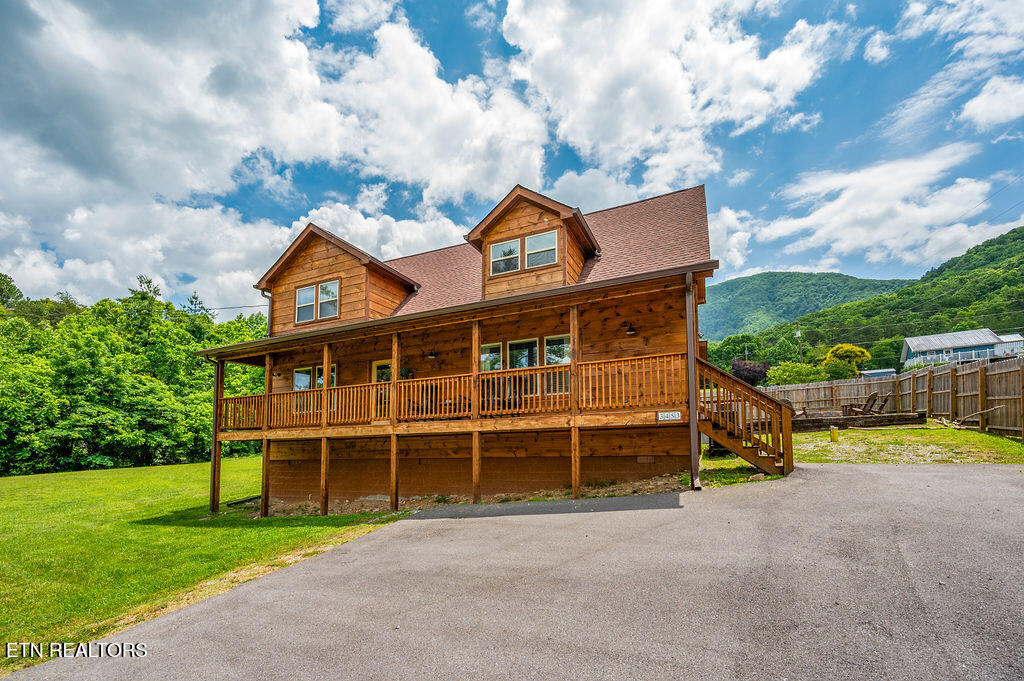 3453 Laurel Ridge Way