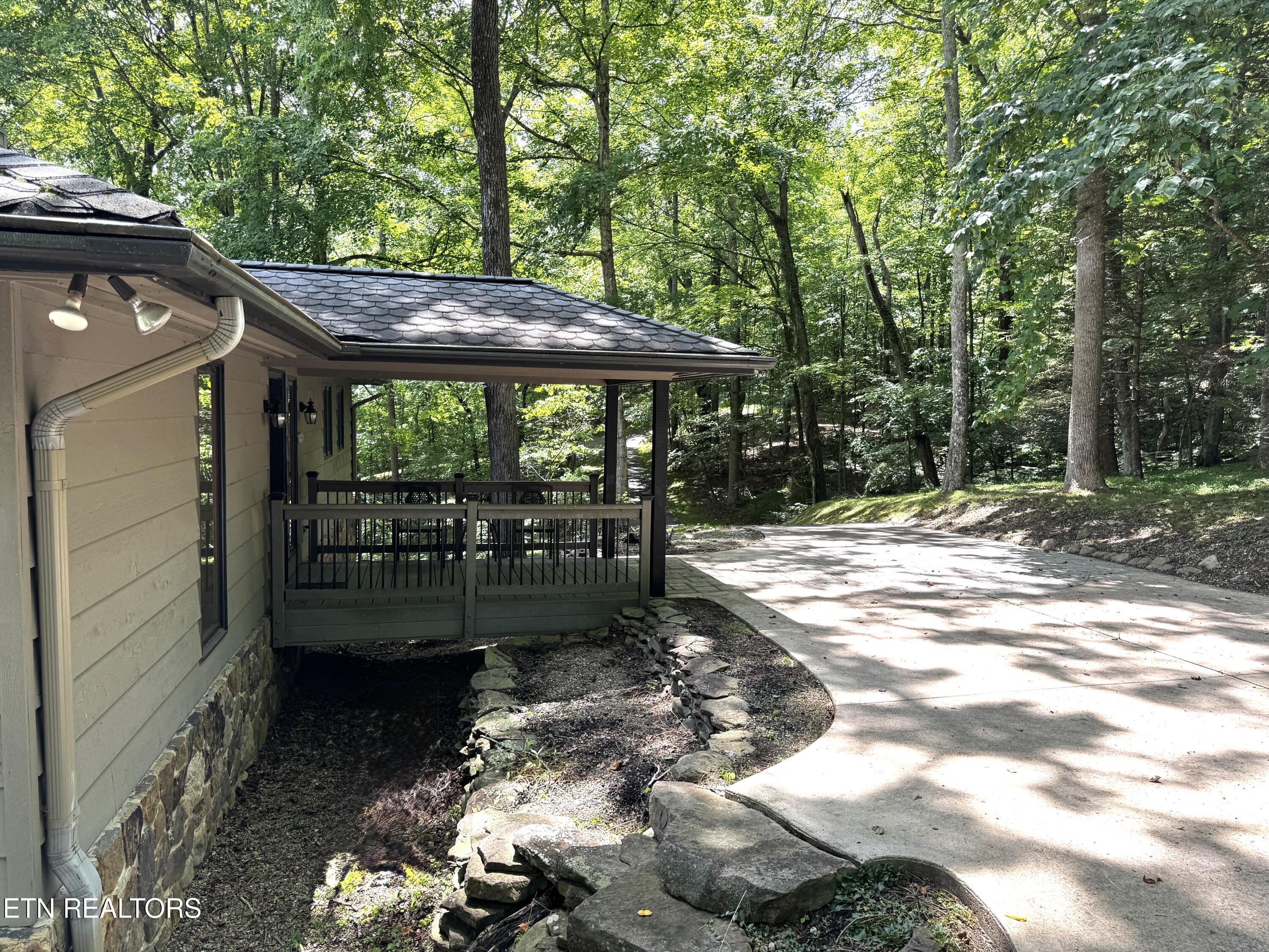 848 Cove Norris Rd