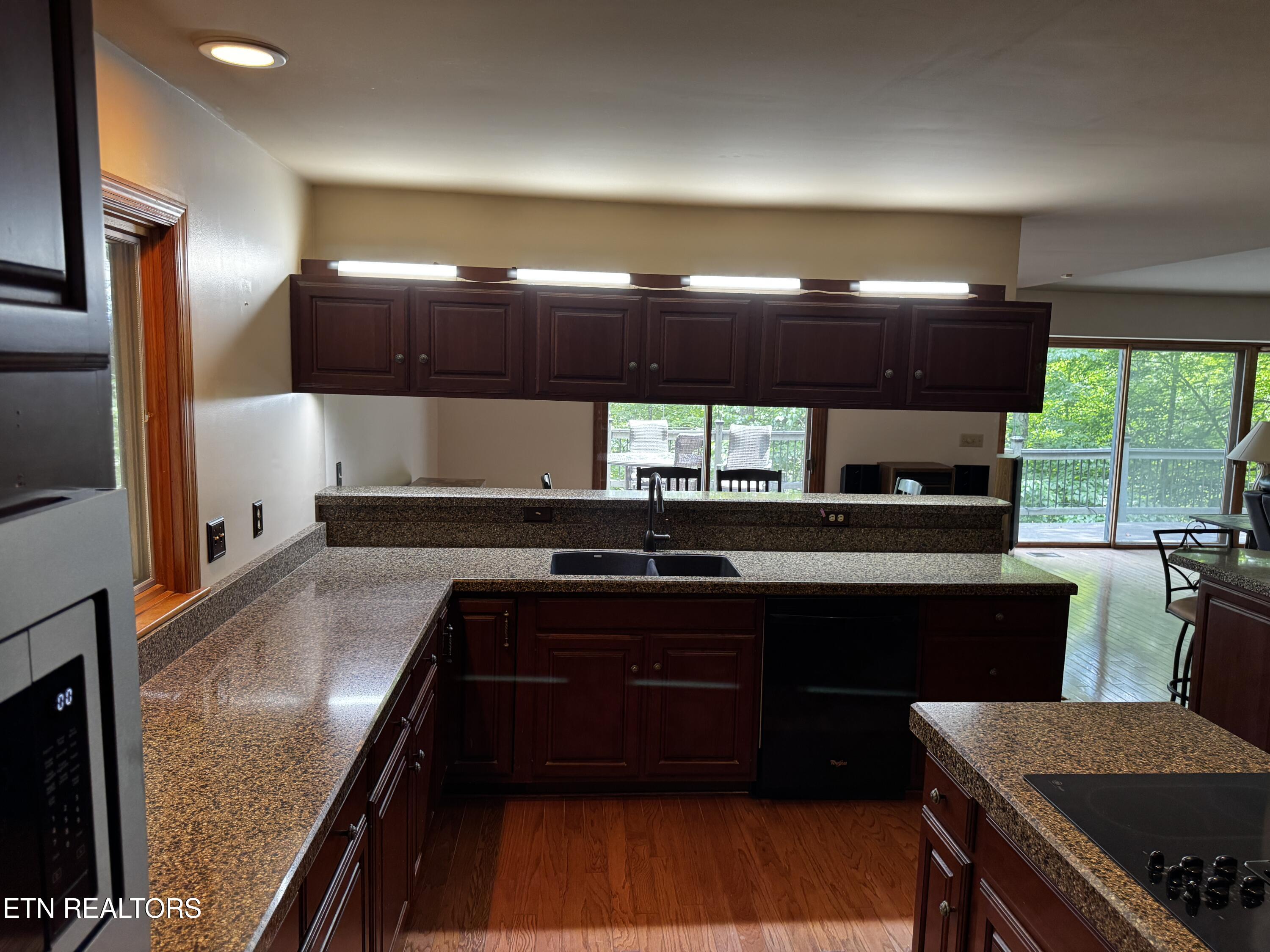 848 Cove Norris Rd