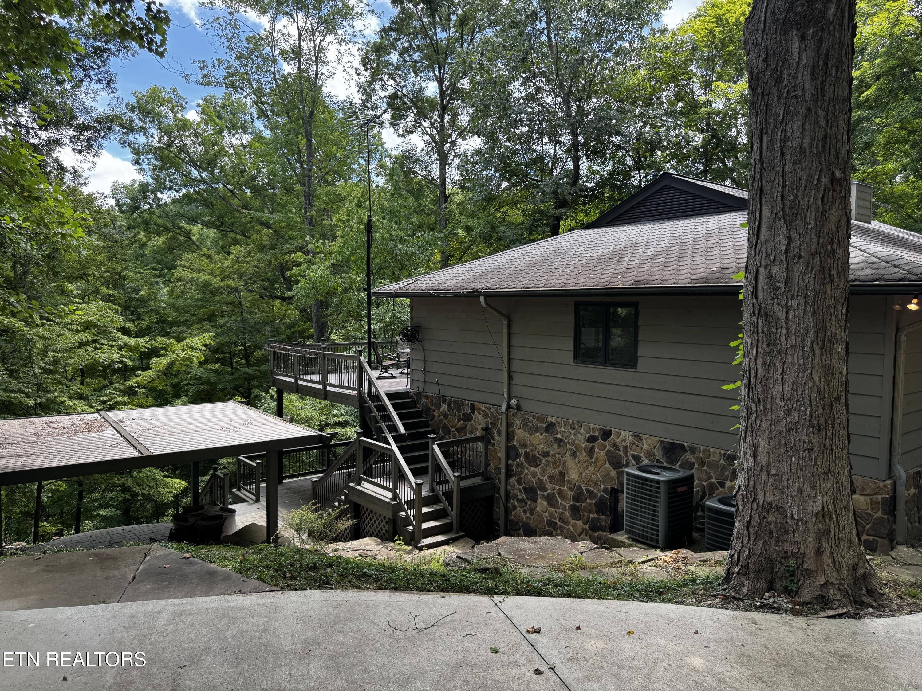 848 Cove Norris Rd