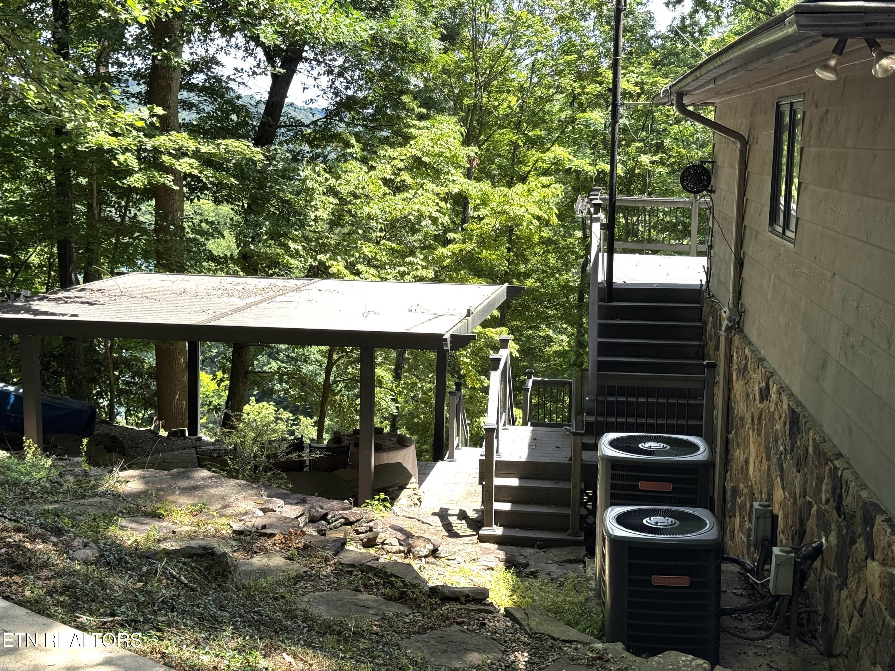848 Cove Norris Rd