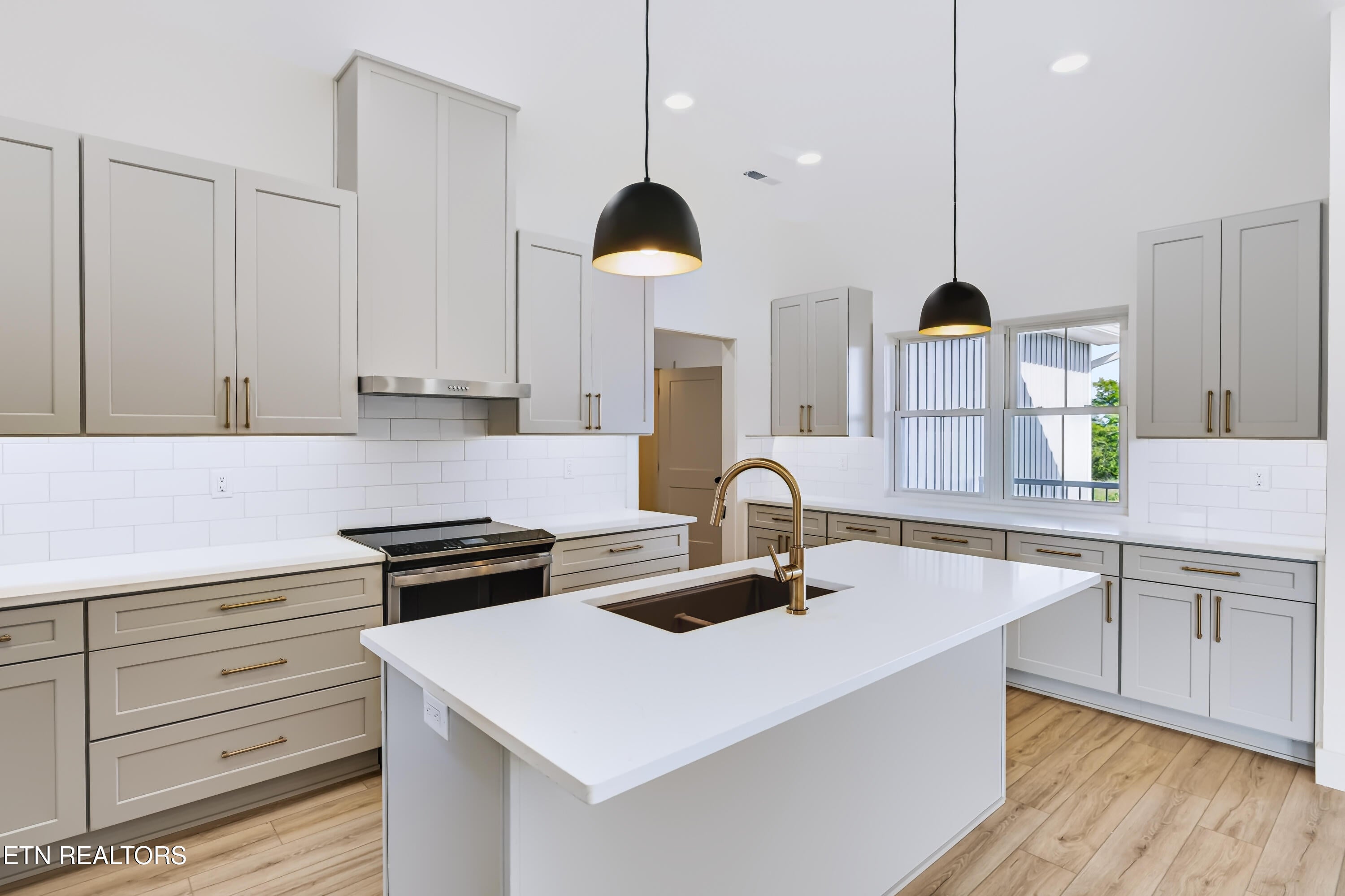 353 Meadow Rd Rd