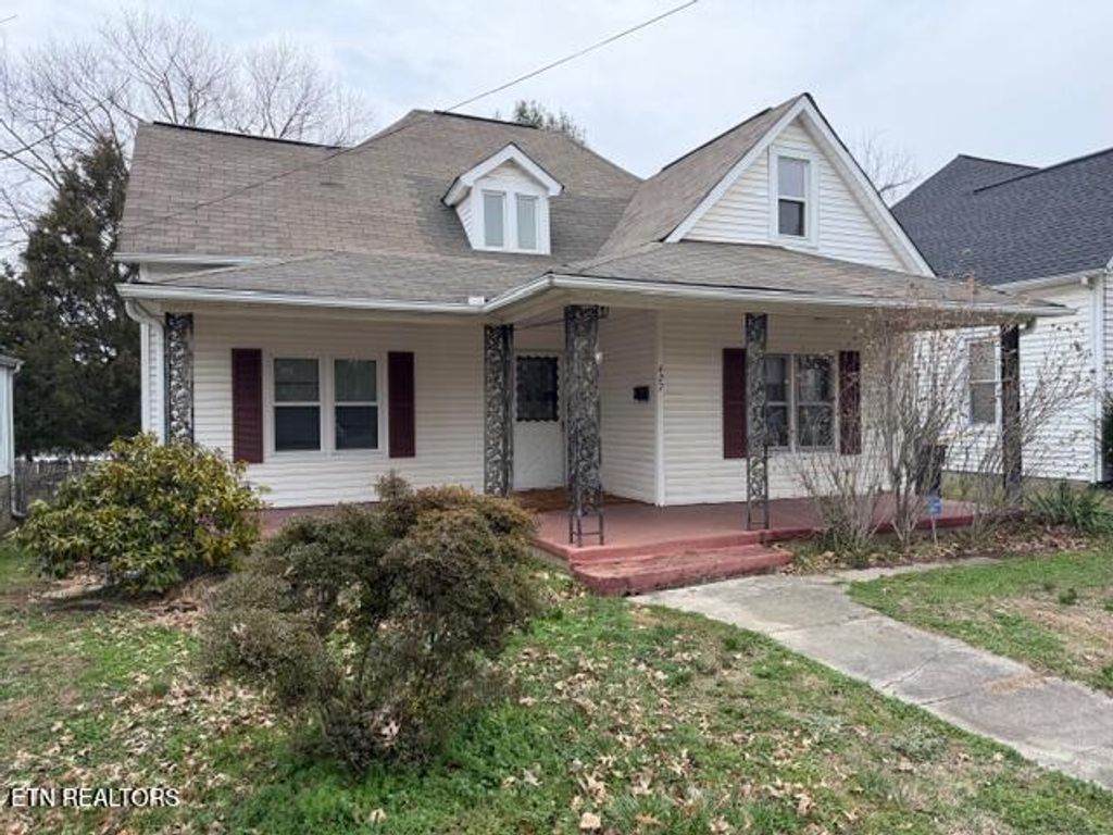 Photo of 427 E Oak Hill Ave, Knoxville, TN 37917 (MLS # 1331495)