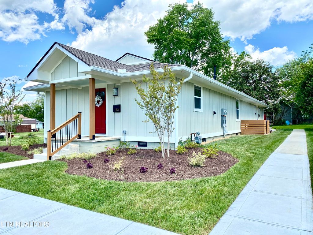 Photo of 120 Marquette Rd, Oak Ridge, TN 37830 (MLS # 1338784)