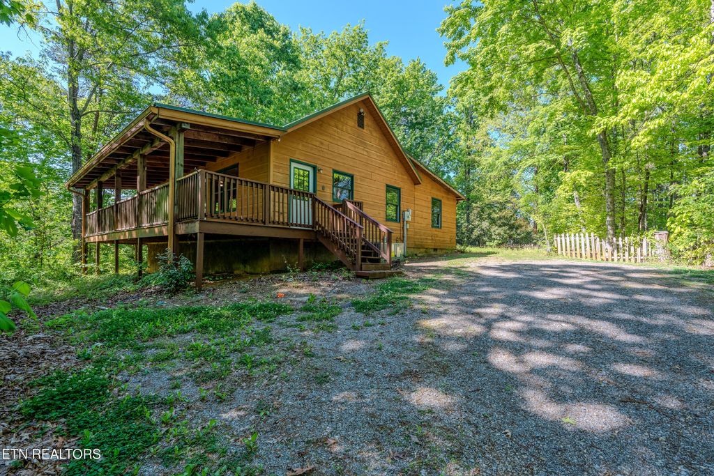 Photo of 3521 Vonnie View Way, Sevierville, TN 37876 (MLS # 1338256)