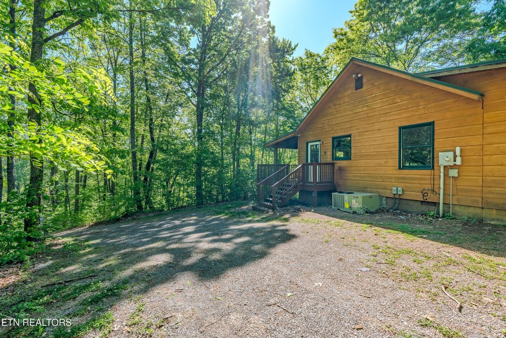 Photo of 3521 Vonnie View Way, Sevierville, TN 37876 (MLS # 1338256)