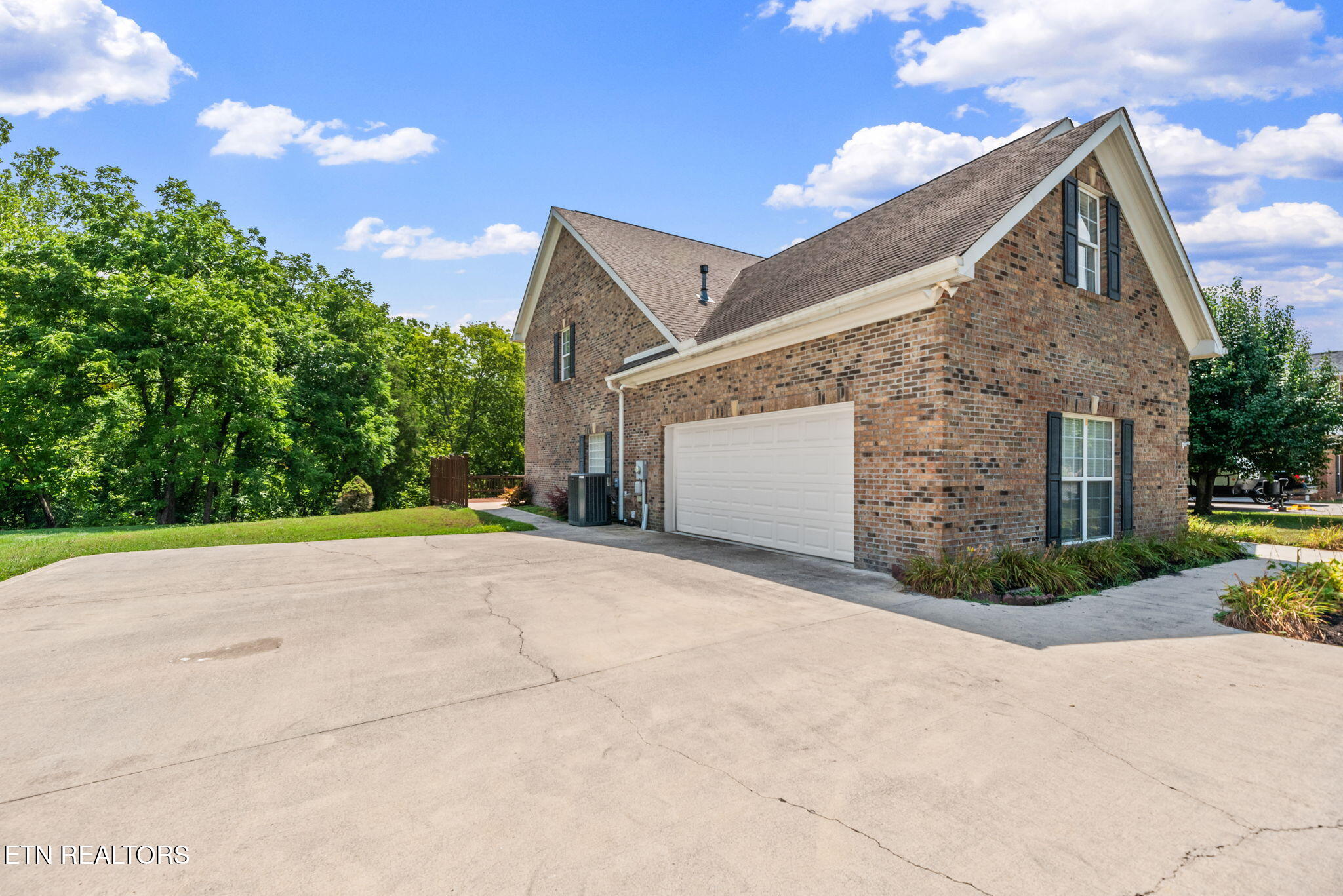 124 E Southwood Lane