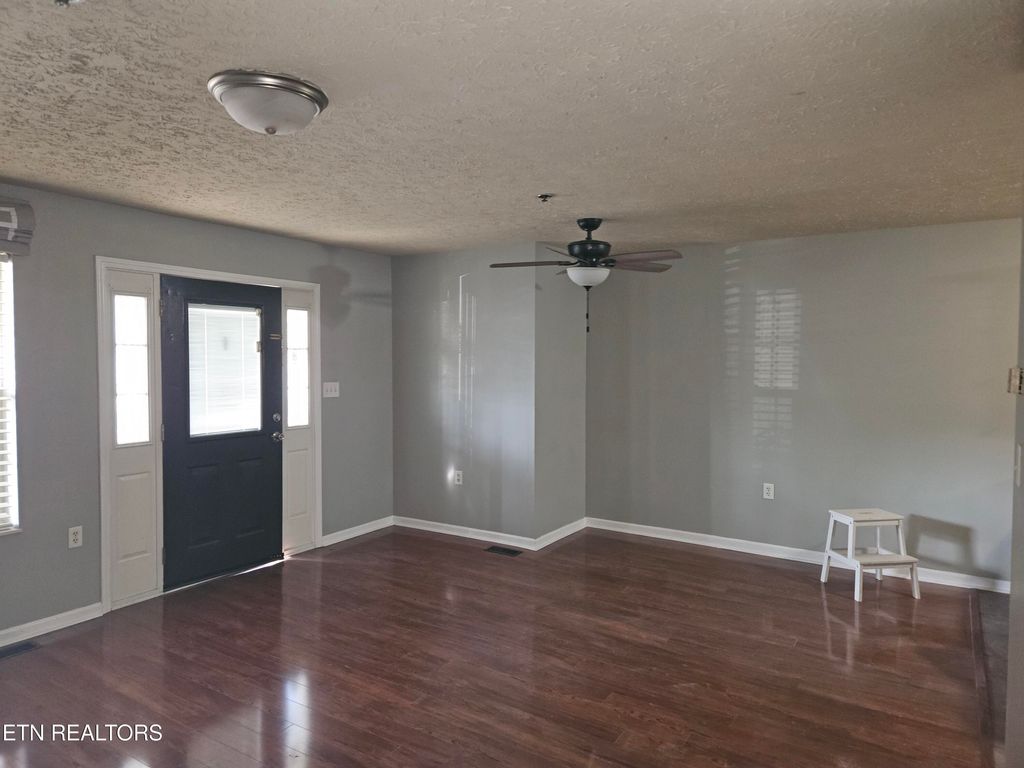 Photo of 1610 Queen Anne Way, Knoxville, TN 37916 (MLS # 1336314)