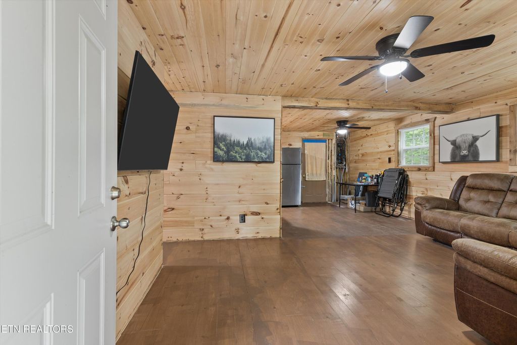 Photo of 1042 Ridge Rd, Madisonville, TN 37354 (MLS # 1300385)