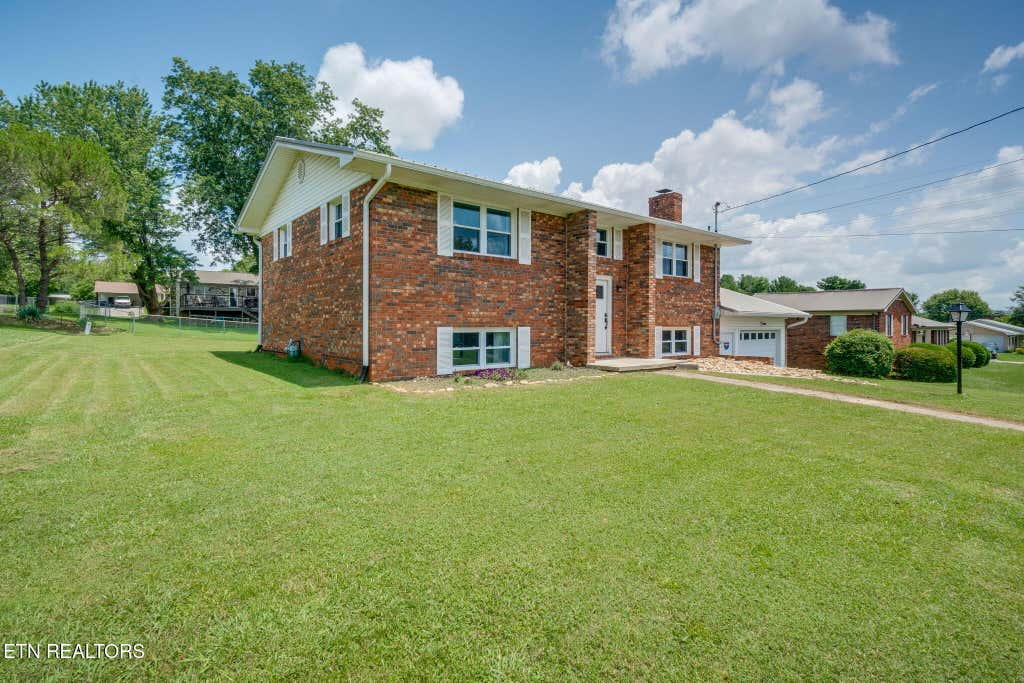 Photo of 504 McCrary Drive Dr, Morristown, TN 37814 (MLS # 1346599)
