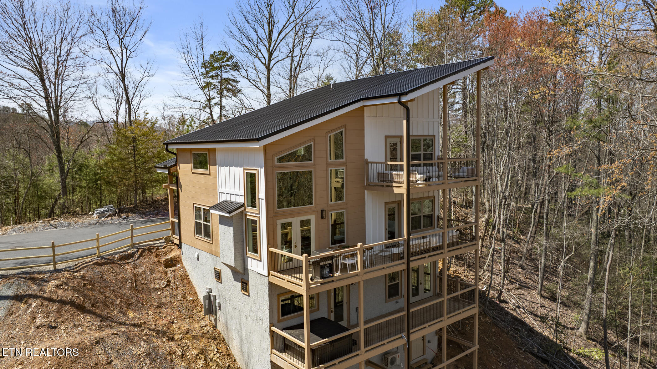 1928 Pine Court