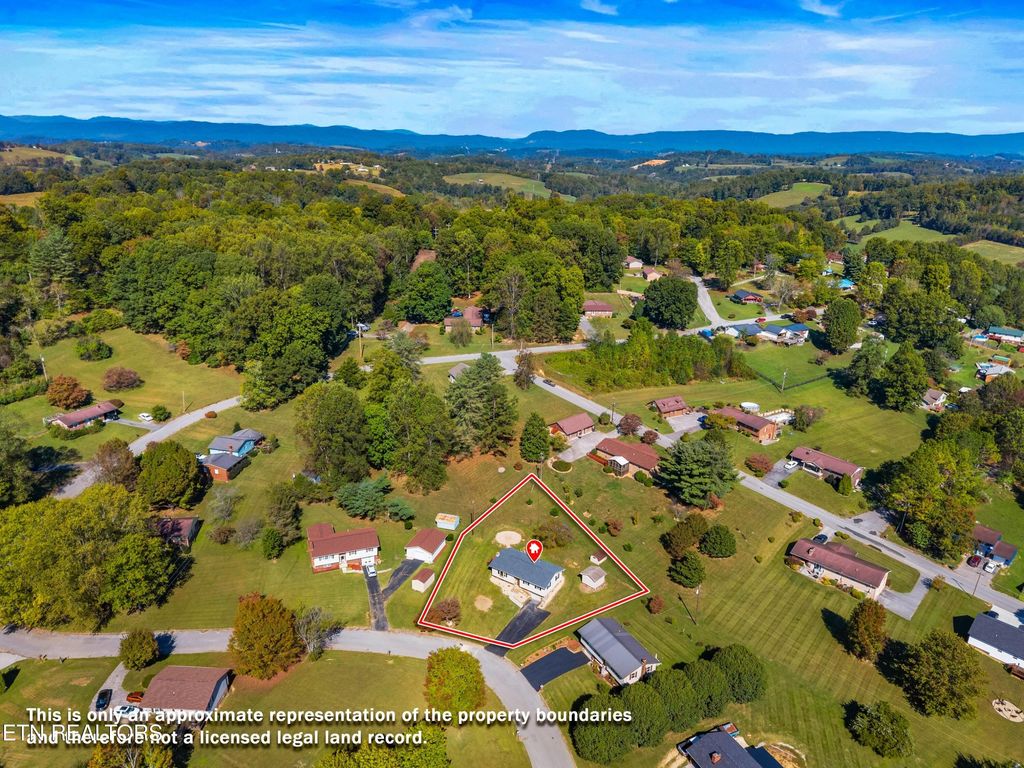 Photo of 136 Cardwell Drive Drive, Tazewell, TN 37879 (MLS # 1317713)