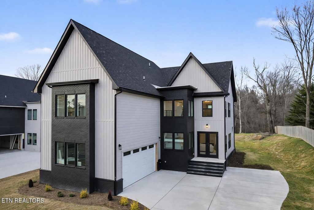 Photo of 1904 Amherst Rd, Knoxville, TN 37921 (MLS # 1326821)