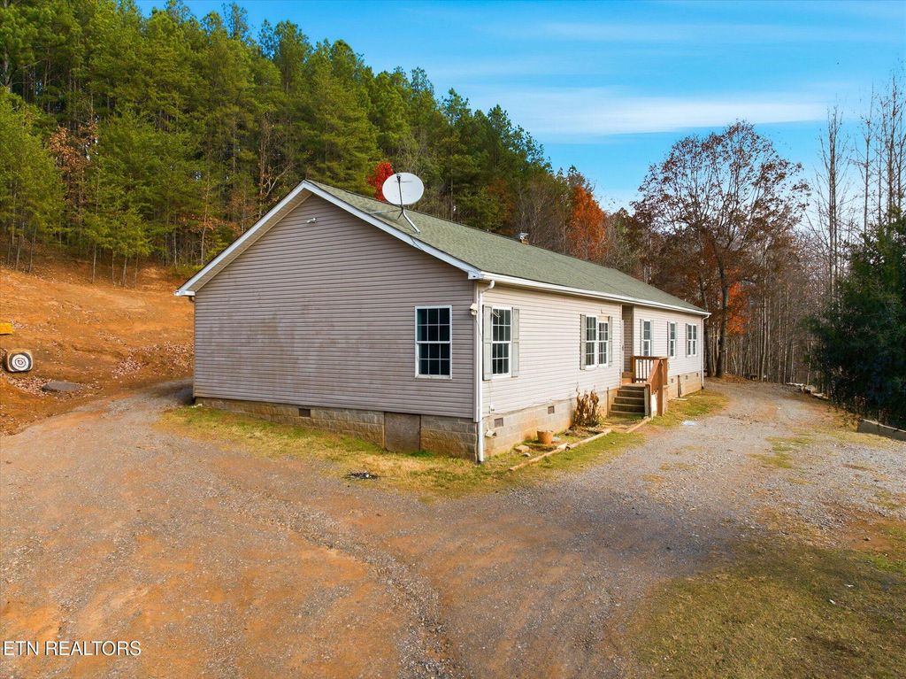 Photo of 550 Happy Hollow Rd, Madisonville, TN 37354 (MLS # 1322550)