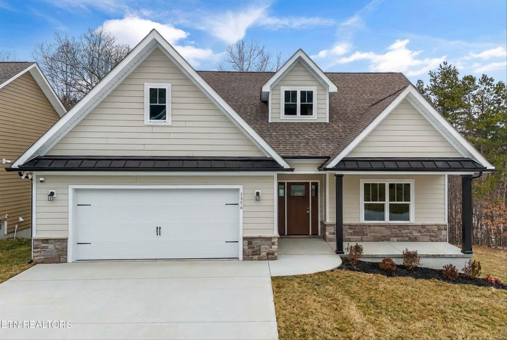 Photo of 1576 Green Meadows Lane, Lenoir City, TN 37771 (MLS # 1328316)