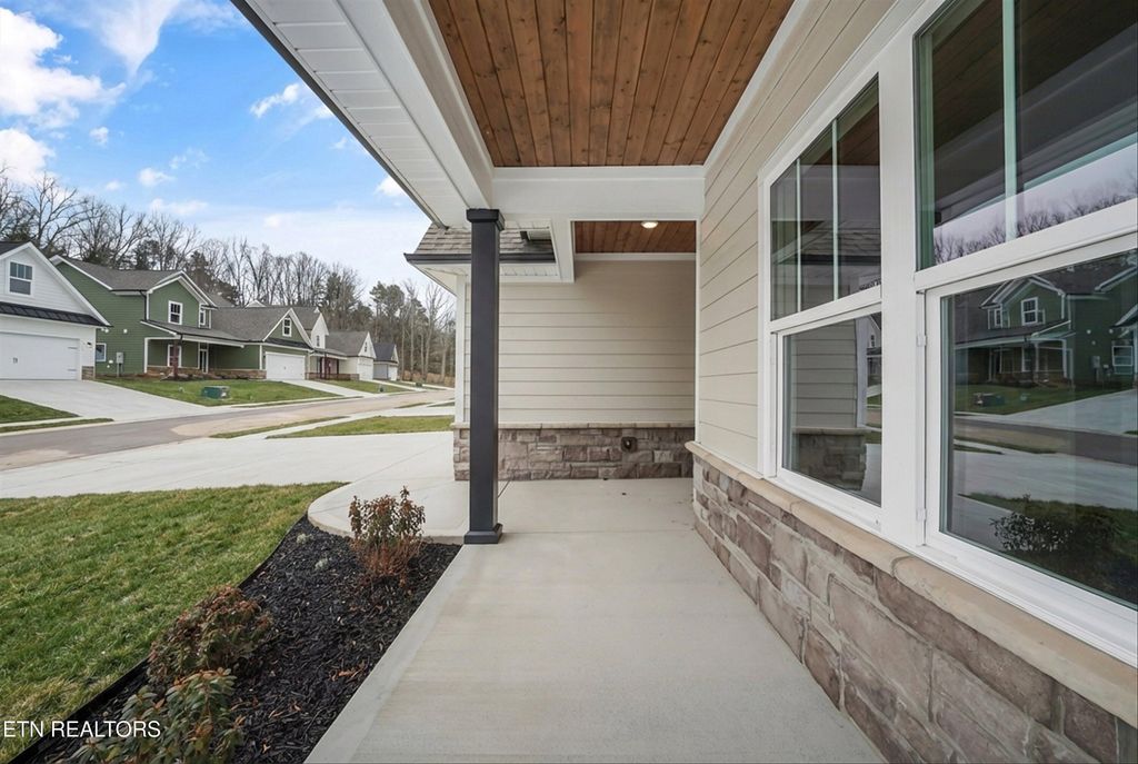 Photo of 1576 Green Meadows Lane, Lenoir City, TN 37771 (MLS # 1328316)