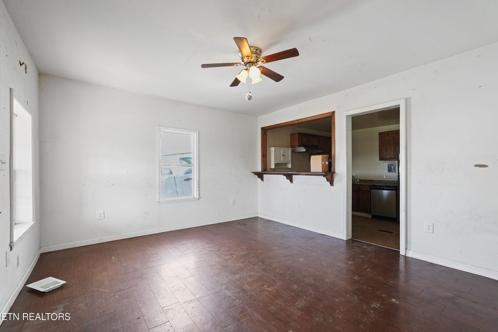 Photo of 1703 Cecil Ave, Knoxville, TN 37917 (MLS # 1332927)