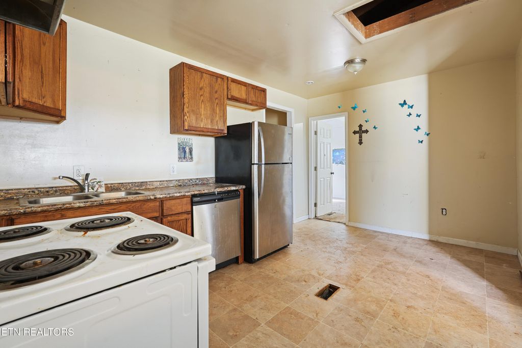 Photo of 1703 Cecil Ave, Knoxville, TN 37917 (MLS # 1332927)