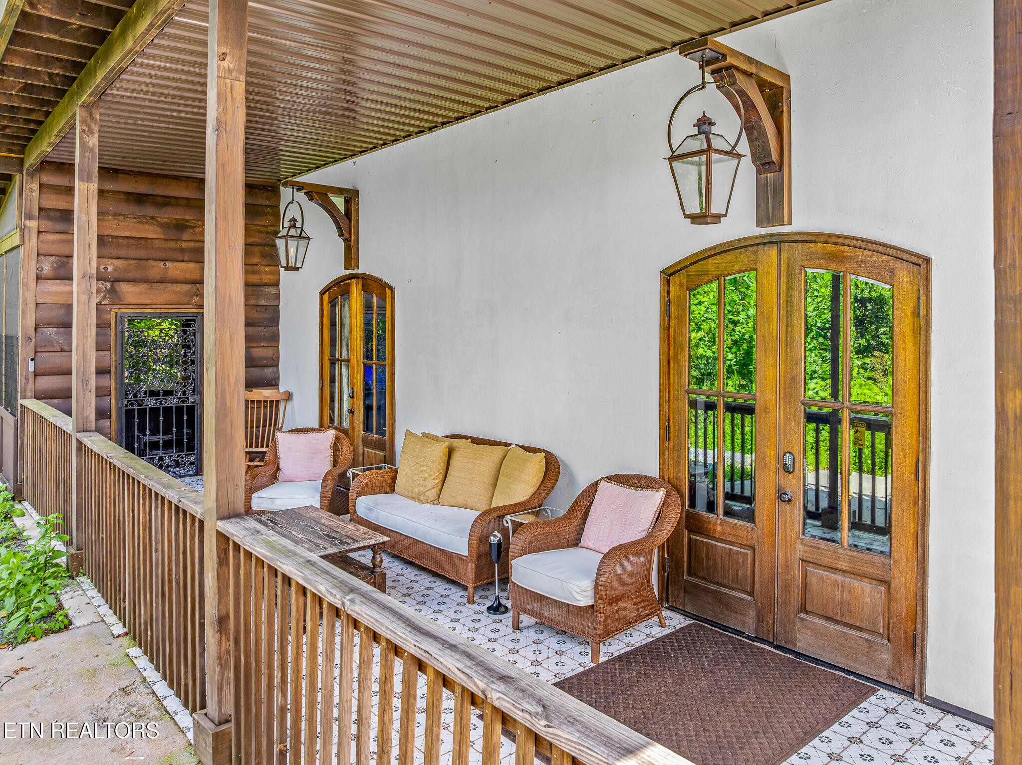 225 Chimney Tops Way