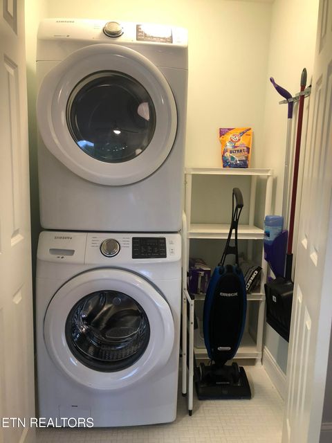 Tiny photo for 127 N Deer Hill Village Lane, LaFollette, TN 37766 (MLS # 1325471)