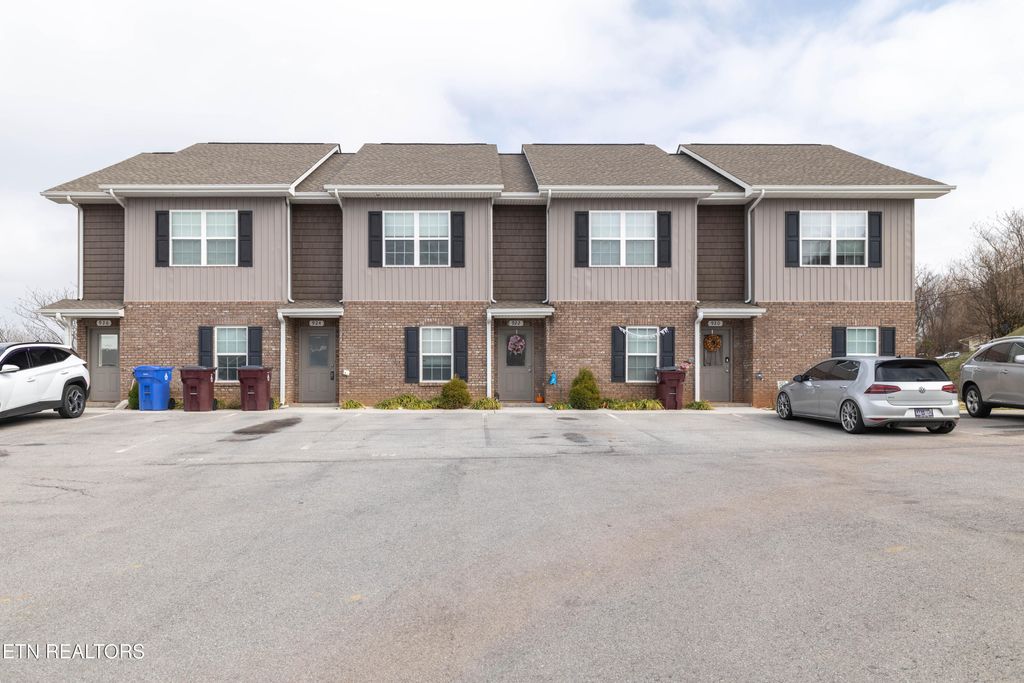 Photo of 924 Warrior Hill Drive, Louisville, TN 37777 (MLS # 1326256)