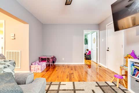 Tiny photo for 721 N Charles G Seivers Blvd, Clinton, TN 37716 (MLS # 1345013)
