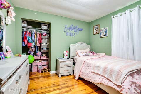 Tiny photo for 721 N Charles G Seivers Blvd, Clinton, TN 37716 (MLS # 1345013)