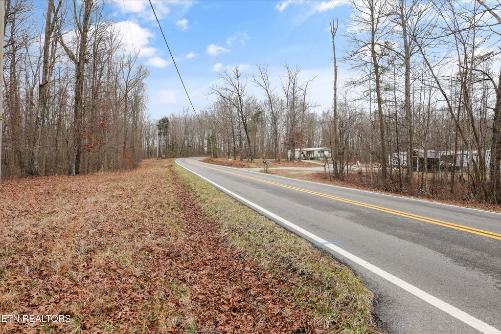 Photo of 1017 Deer Lodge Hwy, Deer Lodge, TN 37726 (MLS # 1331810)