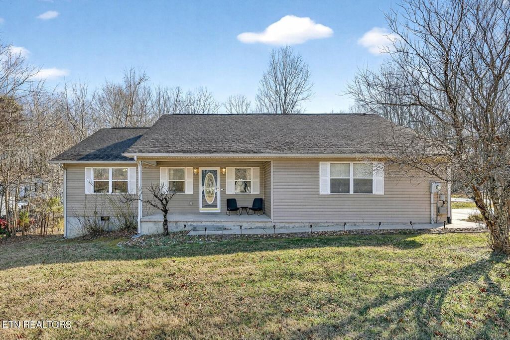 Photo of 477 Lincolnshire Drive, Crossville, TN 38555 (MLS # 1325226)