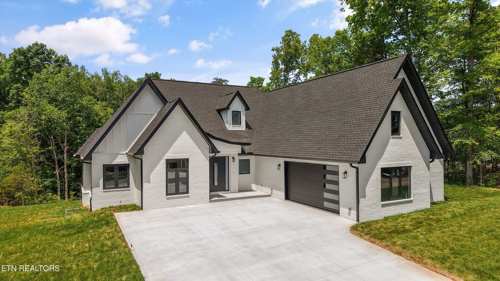 Photo of 400 Elohi Place, Loudon, TN 37774 (MLS # 1340140)