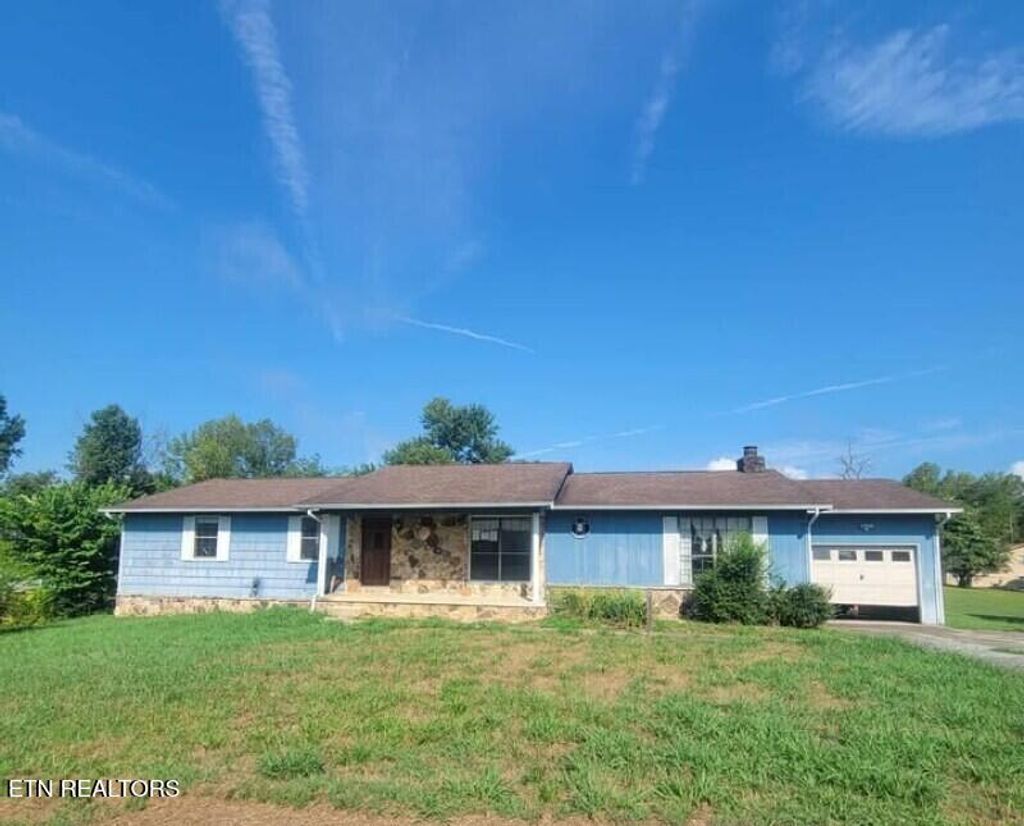 Photo of 130 Third St, Rockwood, TN 37854 (MLS # 1312098)