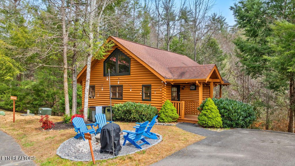 Photo of 2402 Whitetail Ridge Way, Sevierville, TN 37862 (MLS # 1325760)