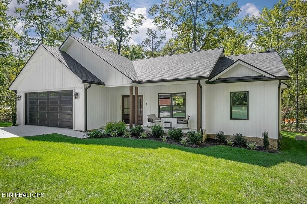 Photo of 13 Ashford Place, Crossville, TN 38558 (MLS # 1315508)