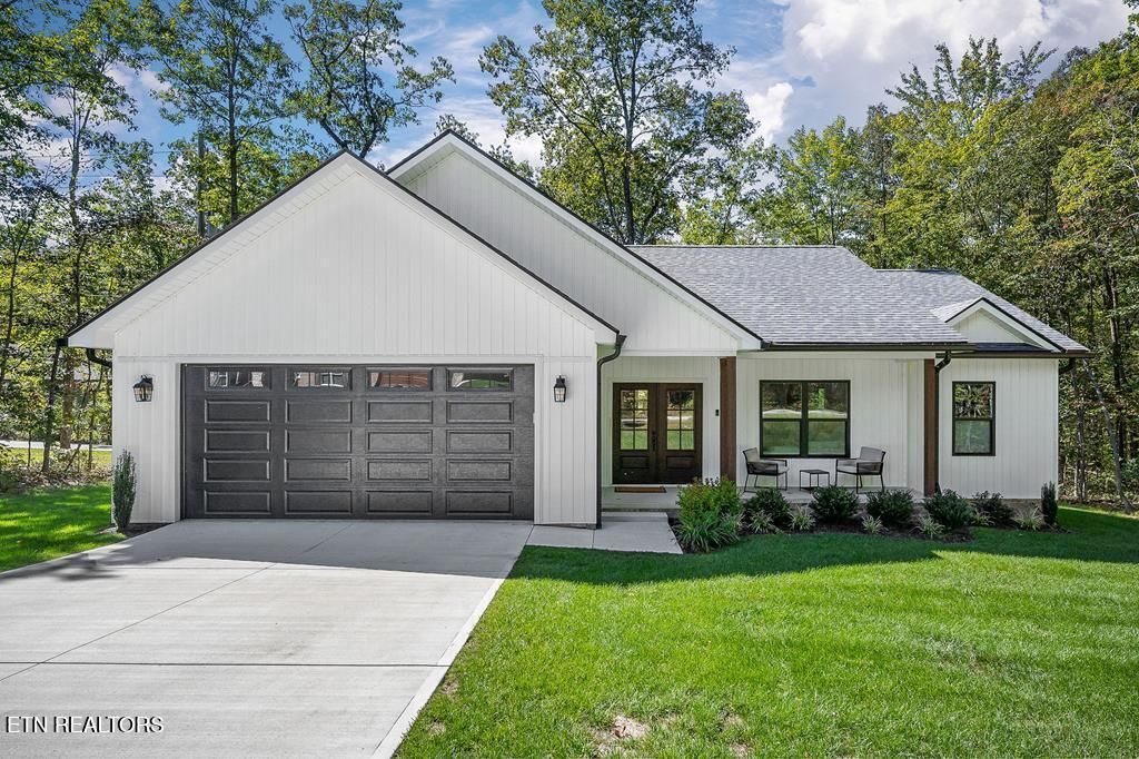 Photo of 13 Ashford Place, Crossville, TN 38558 (MLS # 1315508)