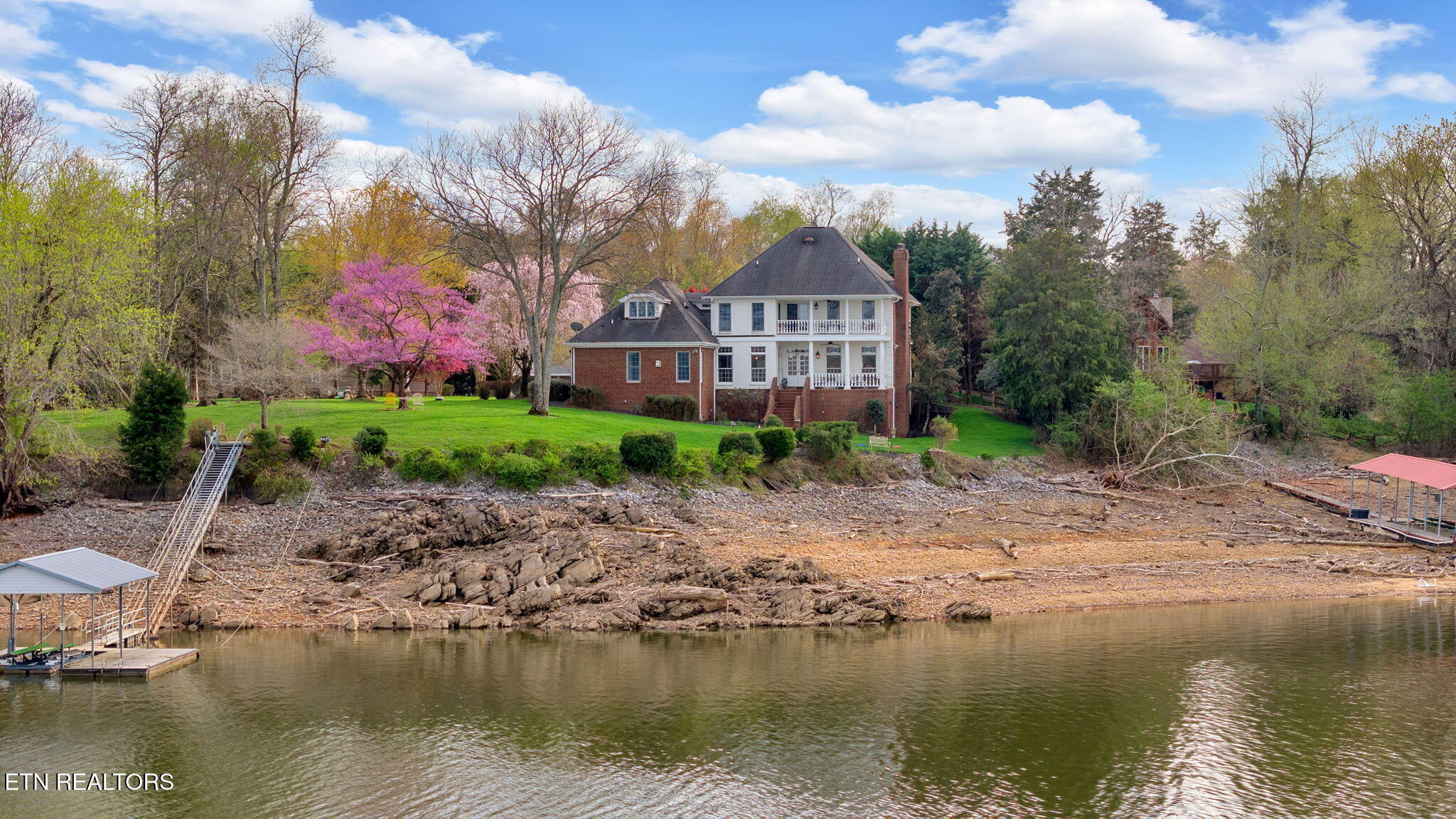 471 Chelaque Way