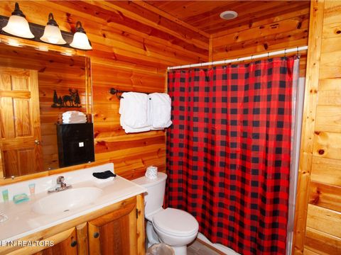 Tiny photo for 2251 Upper Middle Creek #6 Rd, Sevierville, TN 37876 (MLS # 1326160)