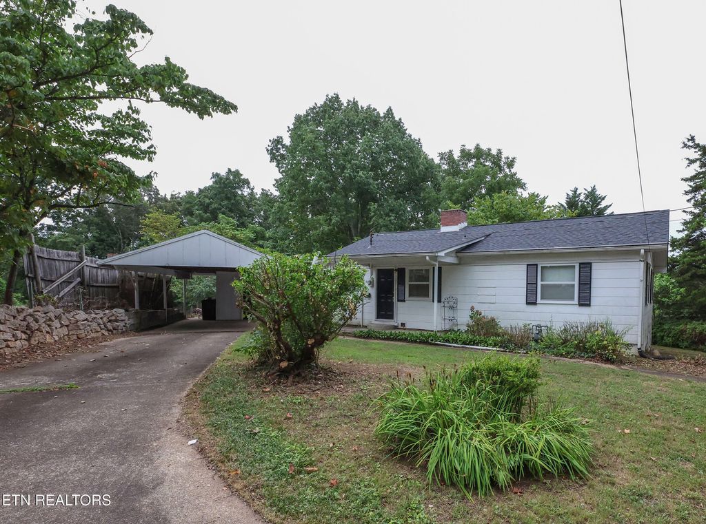 Photo of 121 Orchard Lane, Oak Ridge, TN 37830 (MLS # 1311356)