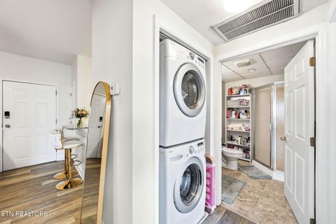 Tiny photo for 1700 Clinch Ave #108, Knoxville, TN 37916 (MLS # 1331138)