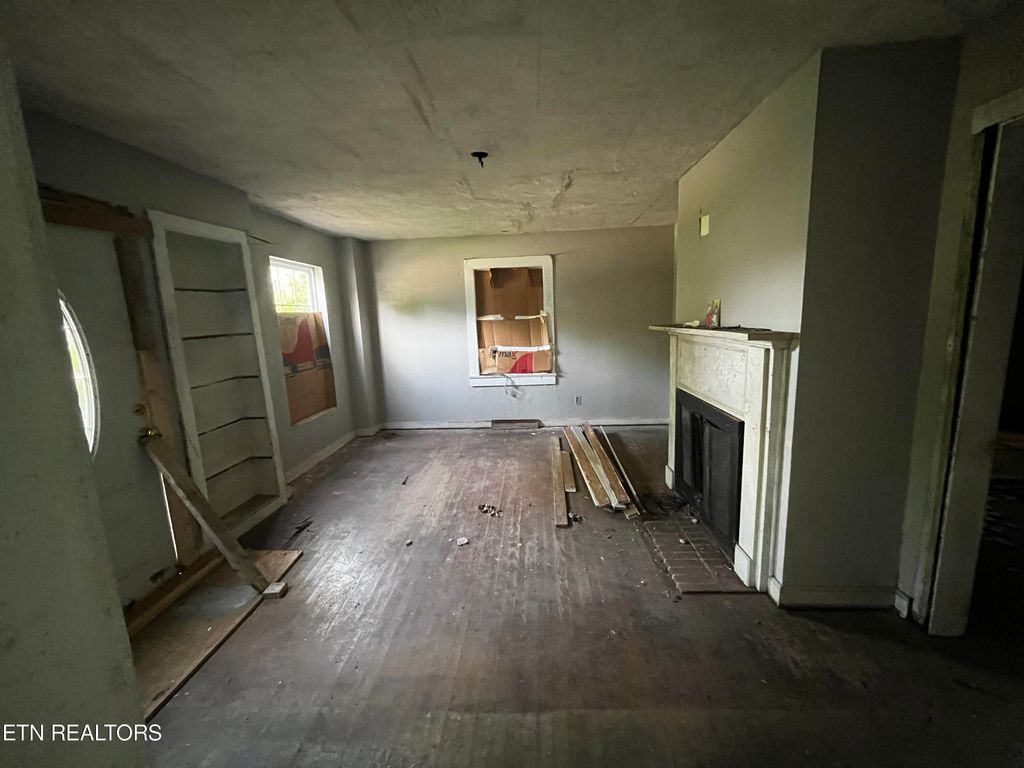 Photo of 105 Rose Ave Ave, Alcoa, TN 37701 (MLS # 1270064)