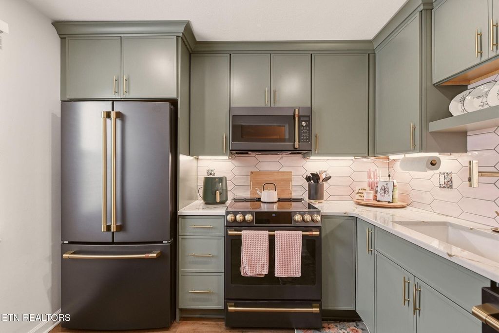 Photo of 408 Amanda Circle, Knoxville, TN 37922 (MLS # 1334521)