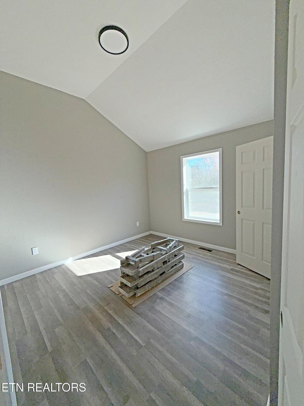 Photo of 612 W Fir St, LaFollette, TN 37766 (MLS # 1321519)