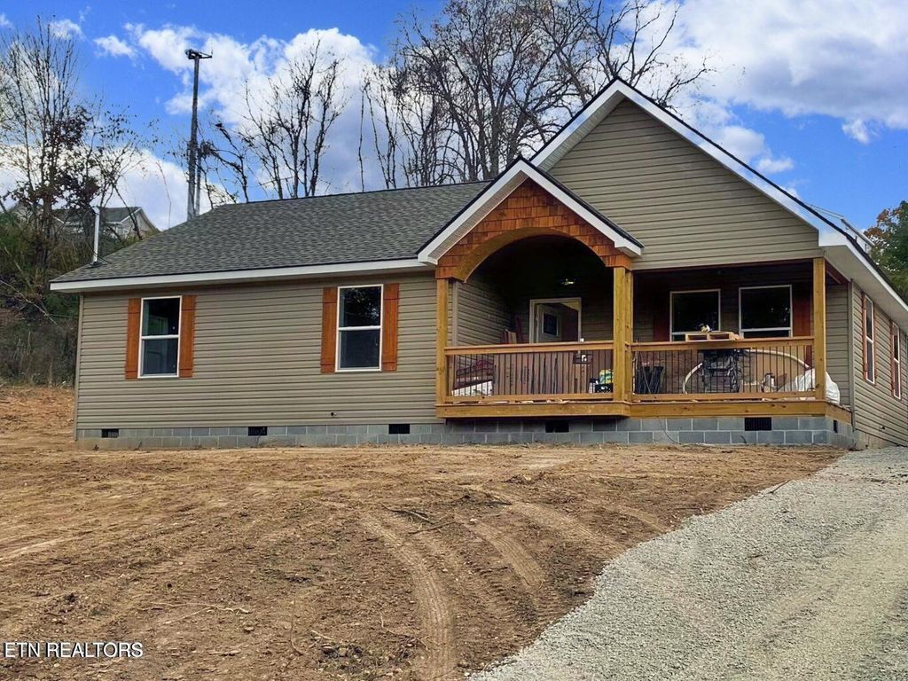 Photo of 612 W Fir St, LaFollette, TN 37766 (MLS # 1321519)