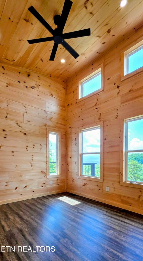Tiny photo for 2608 Mountain Blvd, Sevierville, TN 37876 (MLS # 1349797)