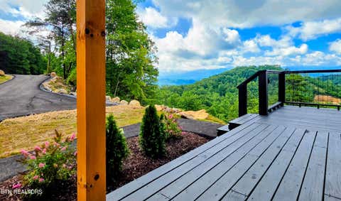 Tiny photo for 2608 Mountain Blvd, Sevierville, TN 37876 (MLS # 1349797)