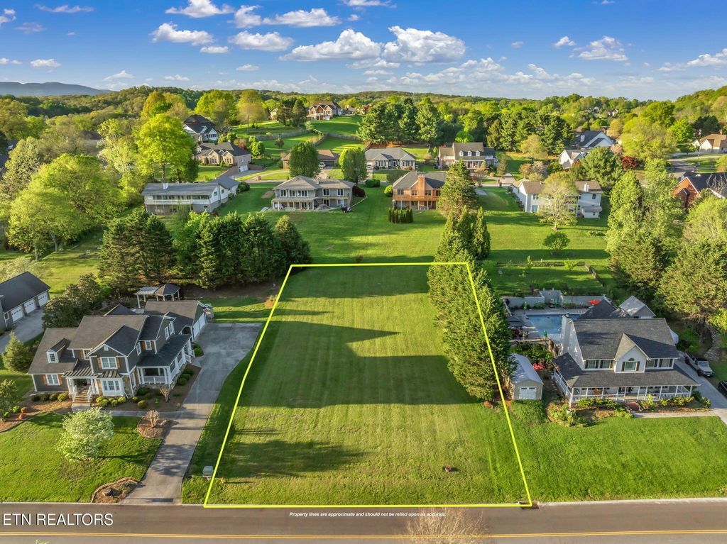 Photo of 513 Mariner Point Drive, Clinton, TN 37716 (MLS # 1297674)