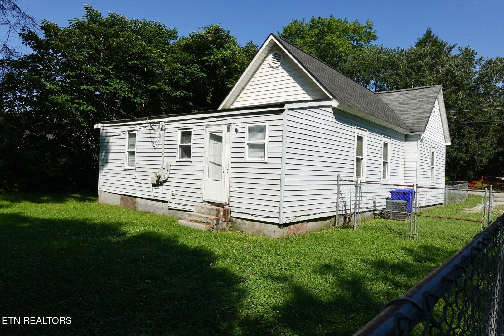 621 N Chamberlain Ave