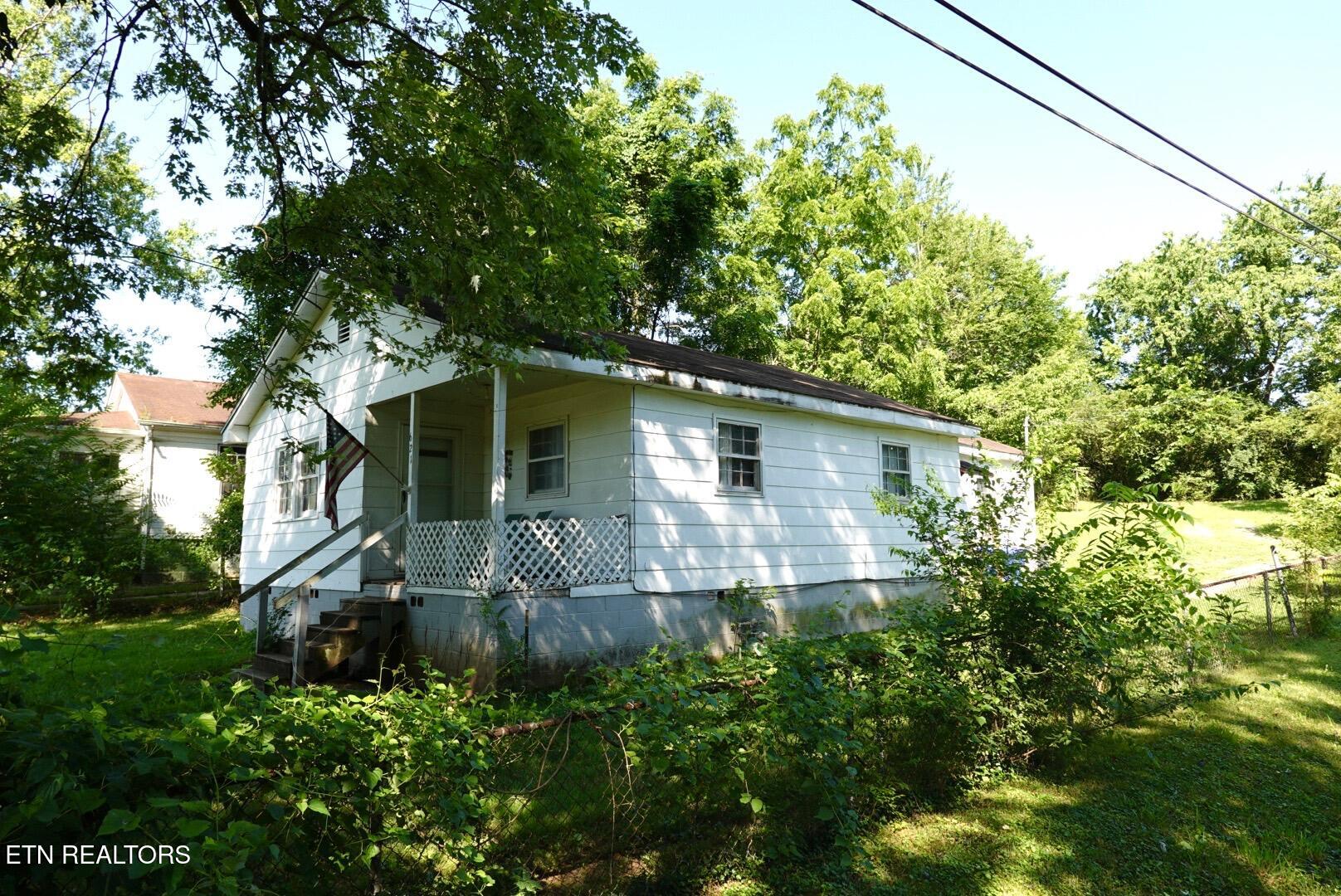 621 N Chamberlain Ave