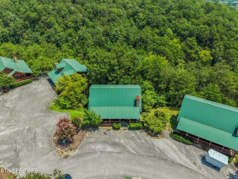 Tiny photo for 3208 White Falcon Way Way #814, Pigeon Forge, TN 37863 (MLS # 1349963)